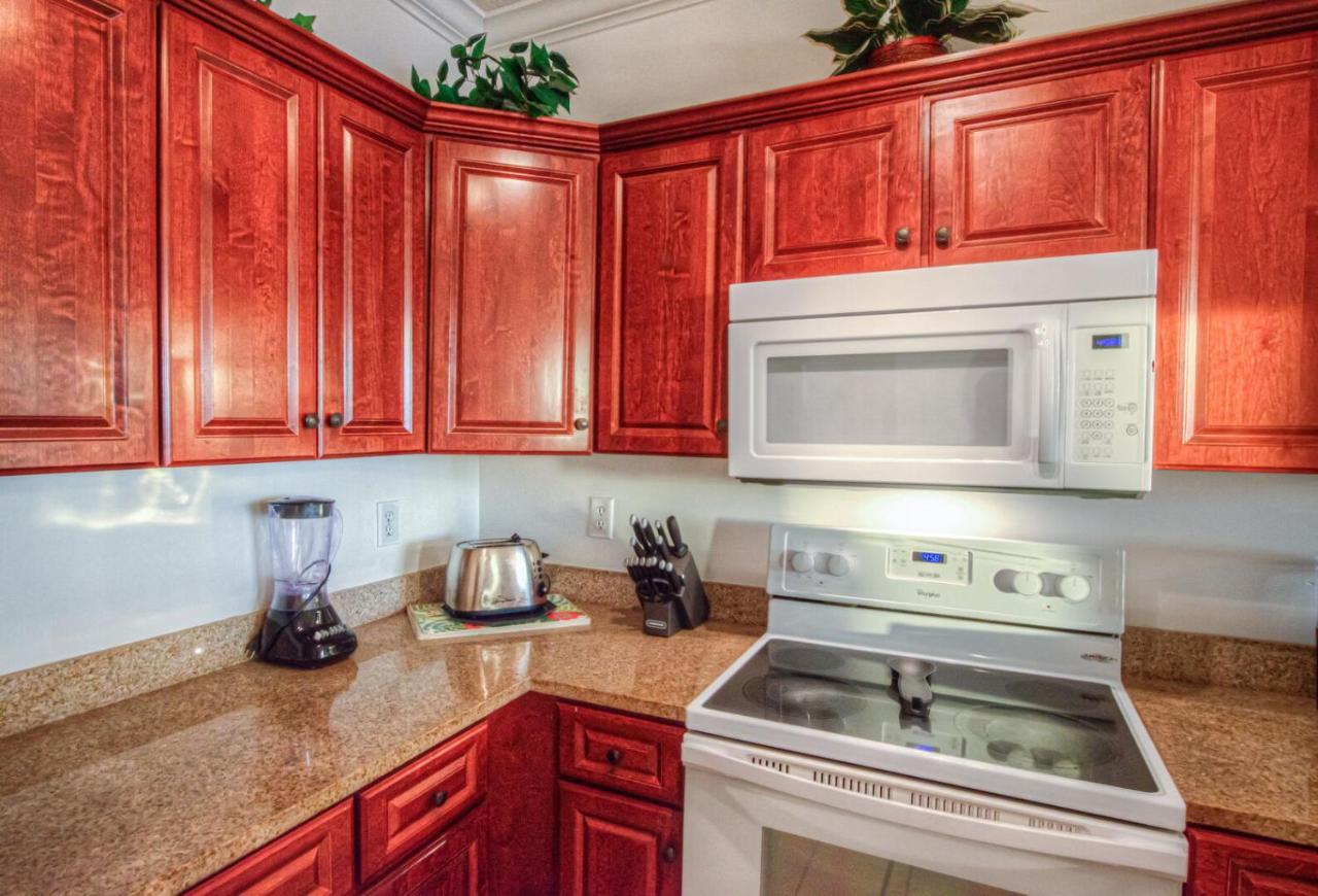 Fantastic Private Complex -beachfront 2bd Ocean Villa! Gorgeous Amenities Holiday home Panama City Beach
