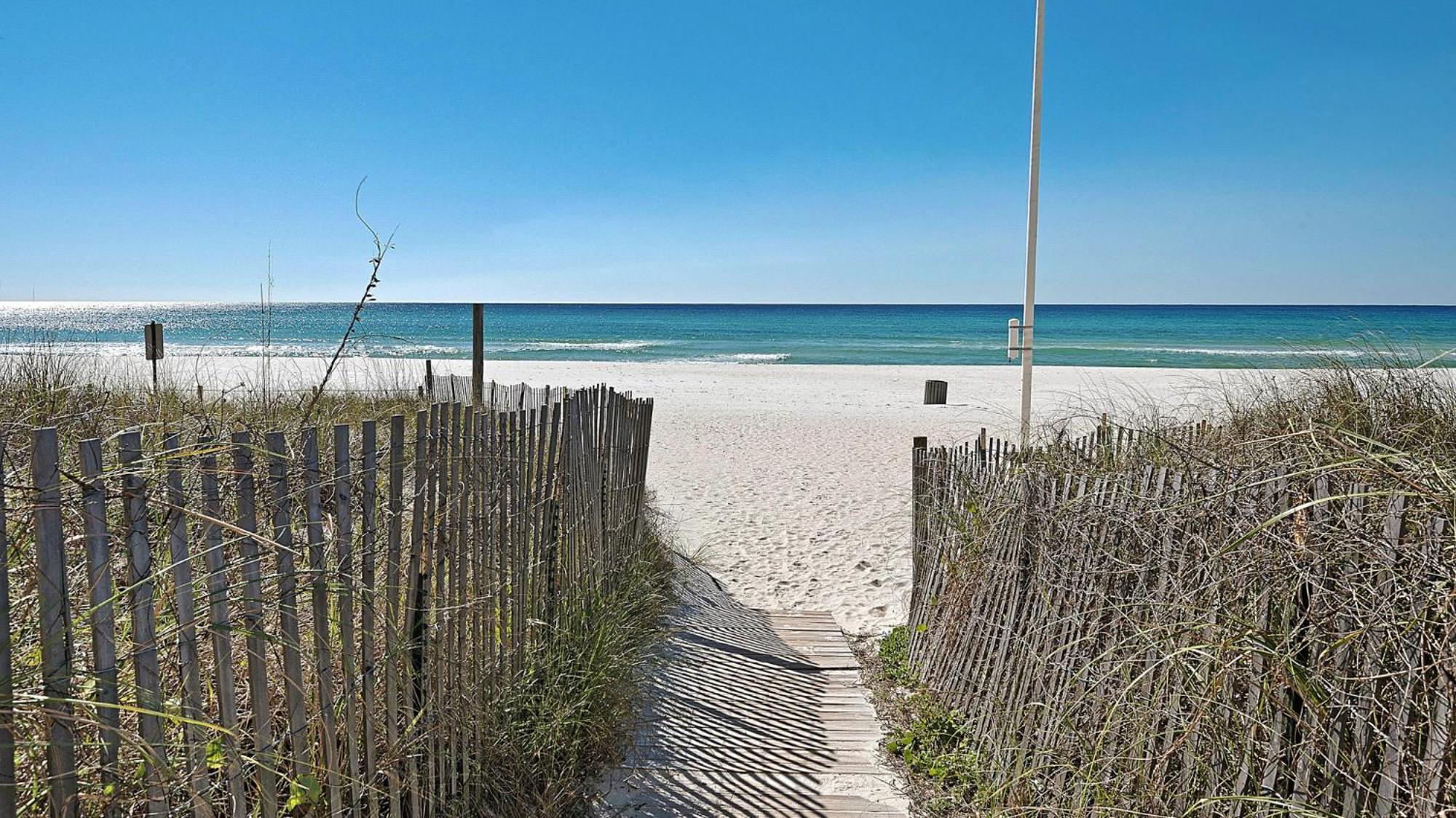 Fantastic Private Complex -beachfront 2bd Ocean Villa! Gorgeous Amenities Holiday home Panama City Beach